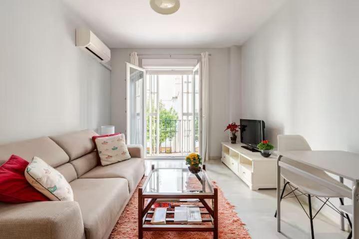 Luminoso Apartamento Exterior Con Balcon Y Patio En Centro Historico Feria-Alameda Sevilla Dış mekan fotoğraf